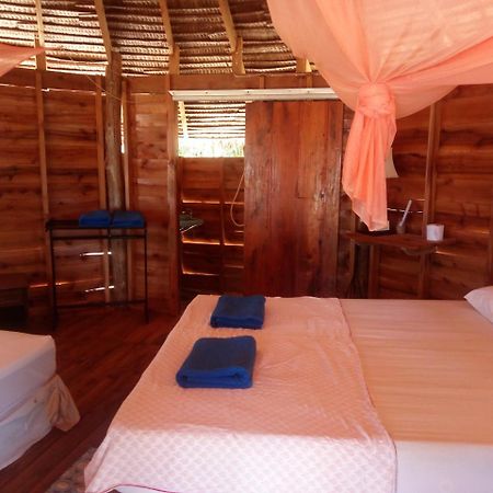 Tawan Bar And Bungalow Hotel Phrathong-sziget Kültér fotó