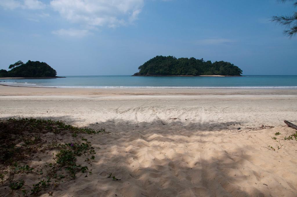 Tawan Bar And Bungalow Hotel Phrathong-sziget Kültér fotó